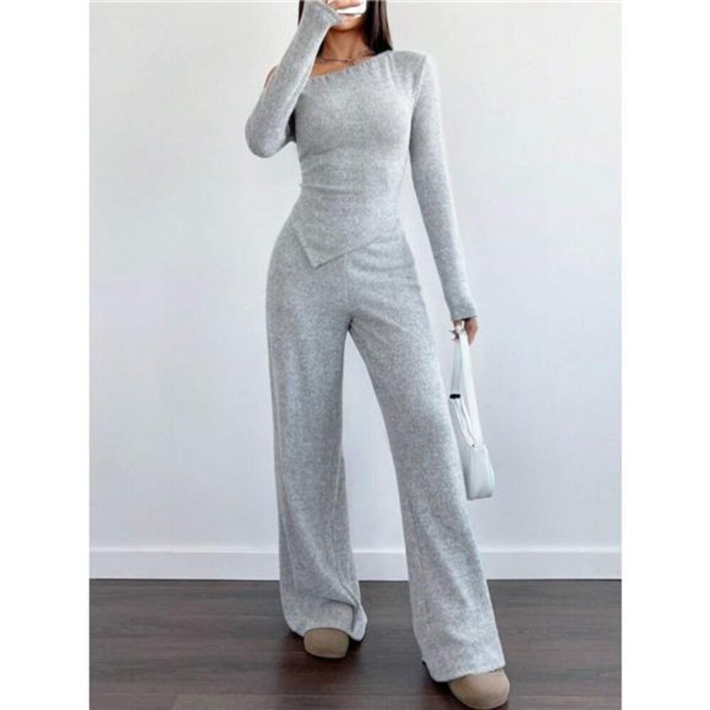 A Classy Chic Boutique Silver One-Shoulder Long Sleeve Jumpsuit